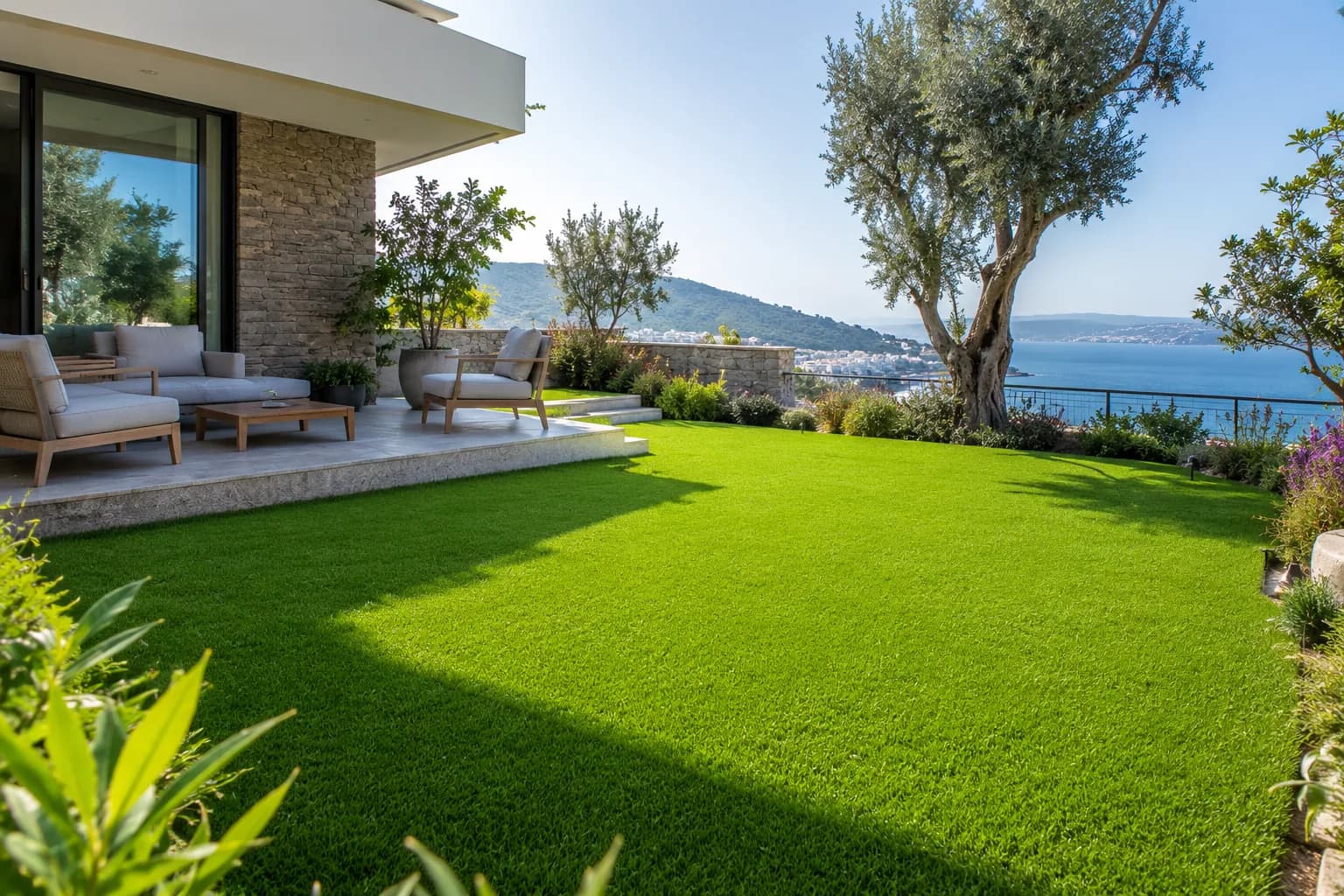 Bodrum Villa Bahçe Çim Halı