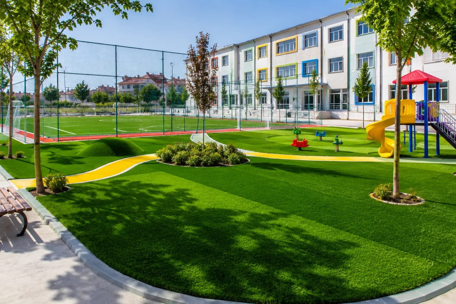 Denizli Okul Bahçe Çim Uygulaması